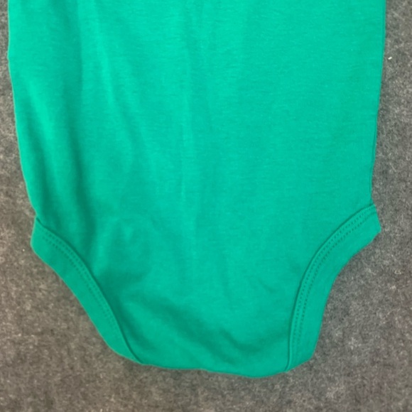 🌟3/$15🌟 Joe Fresh Cotton Christmas Graphic Bodysuit Size 6-12 M - Picture 5 of 8
